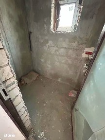 De vanzare casa in Roman, teren de 590mp,5 camere 120000euro