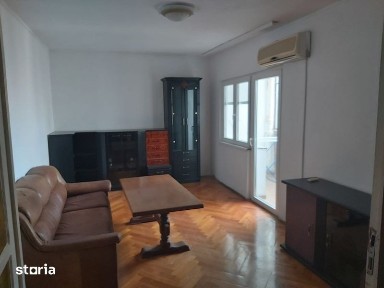 Închiriez ap.trei camere