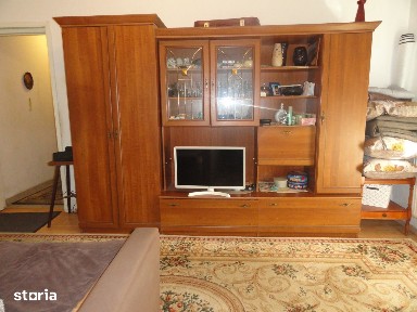 Apartament 3 camere etaj 2 Vlaicu, 63 mp, aproape de statia de tramvai