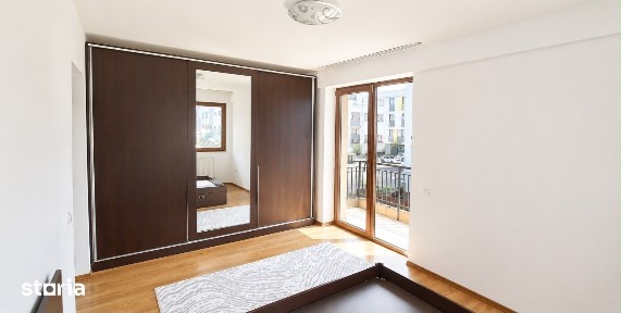 Apartament de 3 camere, 68 mp, etaj 1, terasa, str Sub Cetate