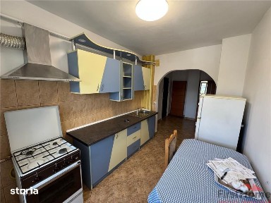2 cam, hol patrat, logie si balcon, etaj 3 cu acoperis, Piata Moldove