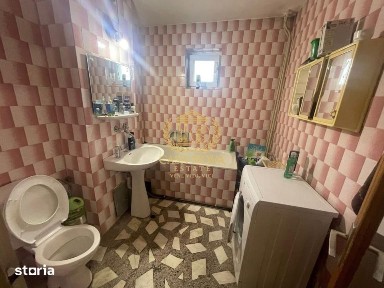 Apartament 3 camere 90mp,2 bai, finisaje medii, balcon 8mp