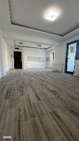 Apartament cu 3 camere RENOVAT Zona CENTRALA Etaj INTERMEDIAR