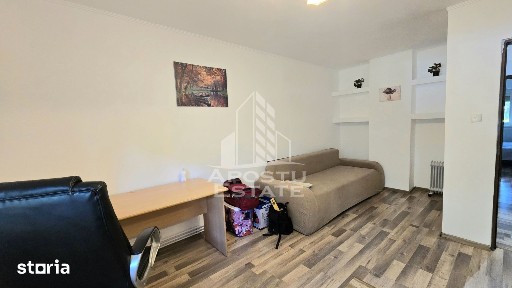 Apartament cu 2 camere, centrala proprie, decomandat, zona Lipovei