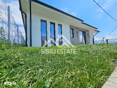 Casa pe parter, cu priveliste panoramica partial finisata