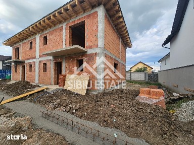 Casa tip duplex, pozitie buna, cel mai bun pret azi in Selimbar