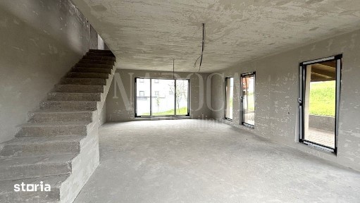 Casa 5 camere de vanzare in Salicea