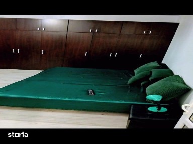 Garsonieră nouă de vânzare cu geam la baie