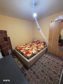 Închiriez camera la curte