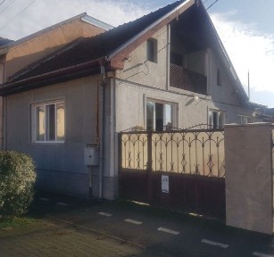 Vand casa în zona Mehala