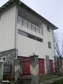 Vând casă spațioasă în Breaza - 1500 mp teren