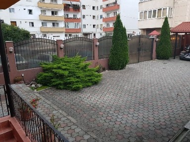 Vand sau inchiriez casa mobilata si utilata zona centrala