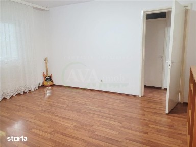 Apartament 3 camere semidecomandate, zona Mioritei