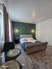 STUDIO | PENINSULA | AFACERE LA CHEIE