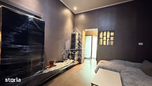 Apartament cu 3 camere de vanzare in cladire istorica, Timisoara