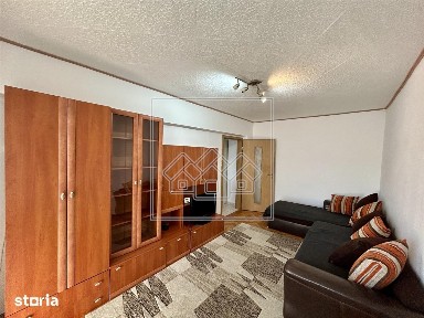 Apartament 2 camere, decomandat, la cheie, zona buna