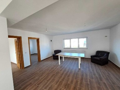 Închiriere apartament 3 camere - ideal pentru sediu firmă