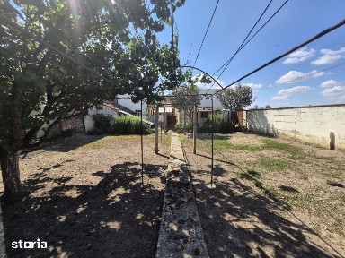 Casa Gradiste singur in curte 4 camere cărămidă