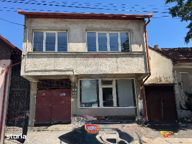 Casă cu 3 camere de vânzare in zona Parcul Bratianu