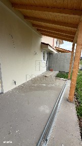 Duplex despartit de garaj