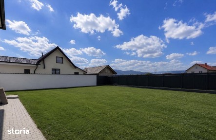 Casa de vanzare - Individuala, 4 camere - Cristian