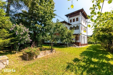 Casa de vacanta tip conac de vânzare Valenii de Munte