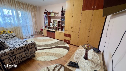 Apartament 3 camere, loc de parcare, Zona Mercur, Str. Vânătorilor