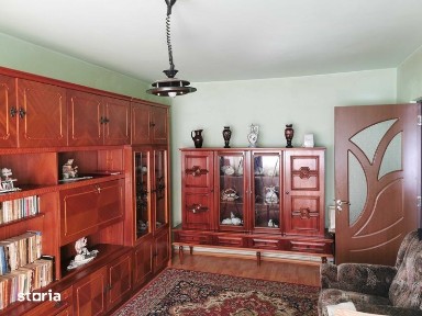 De vanzare apartament 3 camere