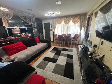 Casa la curte Tineretului - Timpuri Noi