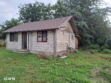 Casă nouă cu 2 camere în zonă rurală