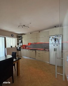 Casa spatioasa cu 4 dormitoare, 2 garaje | Cartier Buna Ziua, zona Hot