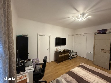 Apt 3 camere, etajul 2, 78mp, 2 balcoane,bloc interbelic,zona centrala