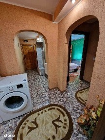 De vanzare apartament cu 3 camere decomandat, balcon, mobilat 47000e