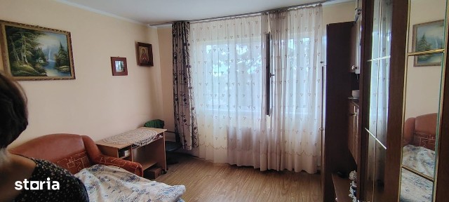 Garsoniera zona Cornisa etaj 3