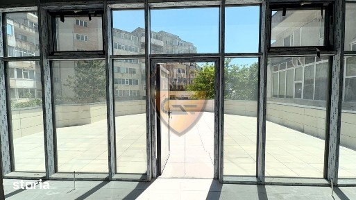 Spatiu comercial 1050 mp cladire P+2E + spatiu independent, necomparti