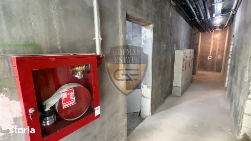 Spatiu comercial 1050 mp cladire P+2E + spatiu independent, necomparti