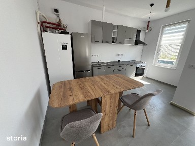 Casă nouă de închiriat - 5 camere, tip înșiruit, zona Cristian