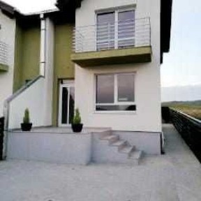 Duplex de vanzare Gilau, la 200 m de lac.