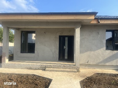 Casă de vânzare, 3 camere, teren 450 mp
