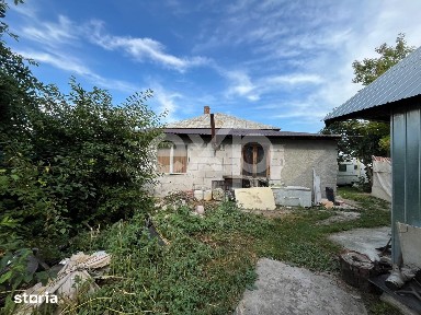 Casa cu 3 camere + teren 567 mp pe Nicolae Balcescu in Gaesti
