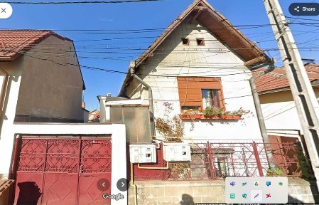 Apartament la casa 3 camere,buc., 2 bai (corp de cladire P+1) si anexe, în zona Lupeni