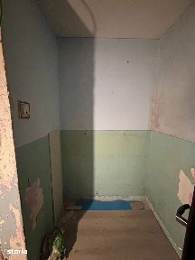 De vanzare garsoniera cf2,etajul 1, partial renovată.Pret 12000euro