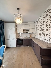 Apartament cu 3 camere zona Casa Crisan