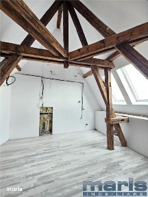 Apartament 3 camere 2 bai Ultracentral 95 mp la mansarda