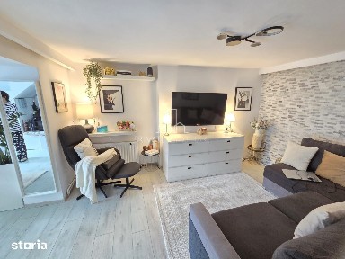 Casa renovata, 3 camere, 2 bai, Zona Centrală