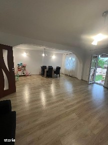 De vanzare Casa insiruita, zona Centru.