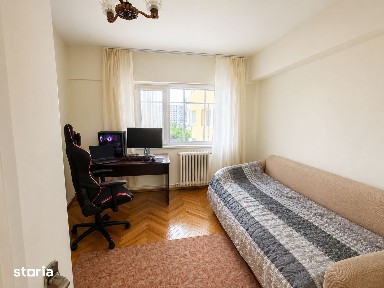 Apartament 2 camere, decomandat, etaj intermediar, Intre Lacuri