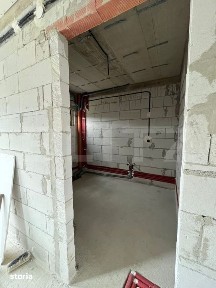 Casa de vanzare, zona Uriu, teren de 30 arii