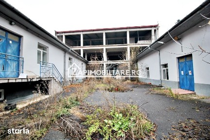 Spatiu comercial 2.800 mp.Piata Republicii,555 euro mp