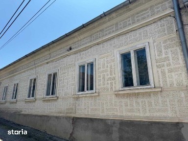 Vand casa Oravita